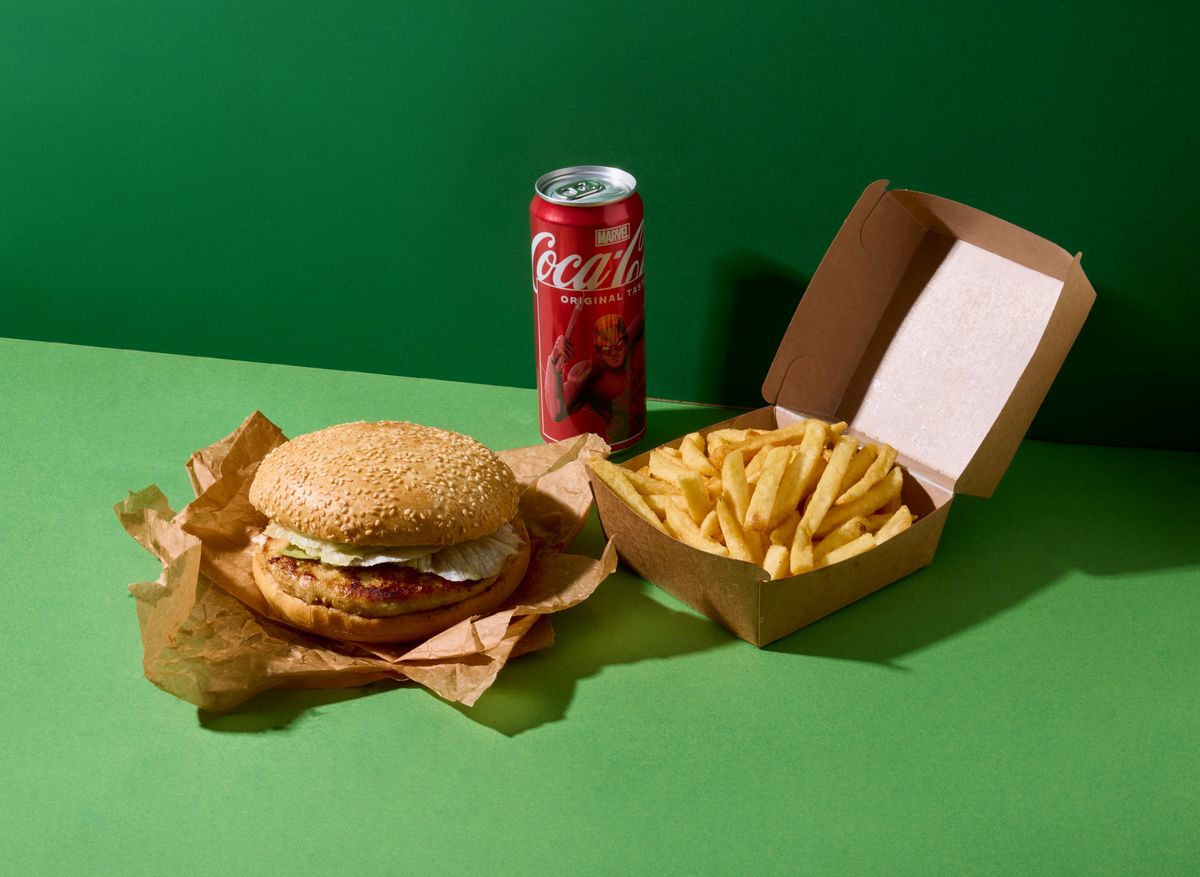 Weekly menu 5 Grilled Chicken Burgers XL, French fries and a 0,33l drink